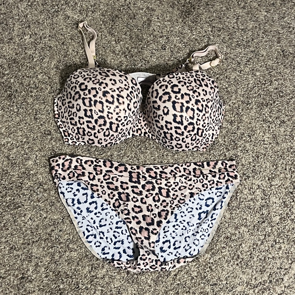 Victoria’s Secret 38DD Bra & Bikini Panty Set